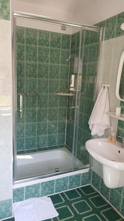 לודז' Hotel Alicja מראה חיצוני תמונה