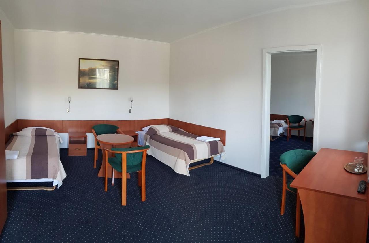 לודז' Hotel Alicja מראה חיצוני תמונה
