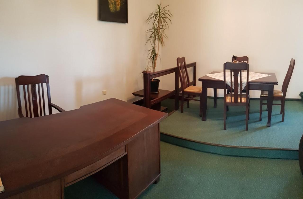 לודז' Hotel Alicja מראה חיצוני תמונה