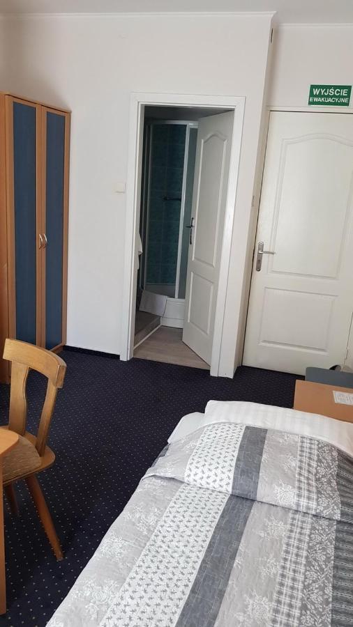 לודז' Hotel Alicja מראה חיצוני תמונה